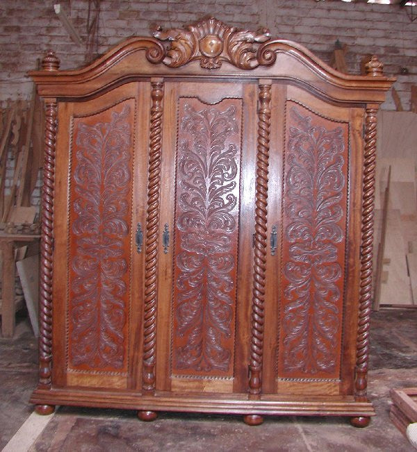 Isabellina Wardrobe Armoire · Hand Carved · Italian Renaissance