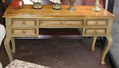 Lavender Rose Desk/vanity